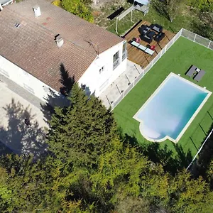 villa-avec-piscine-dans-vallon-pont-darc.hotels-rhonealpes.com/