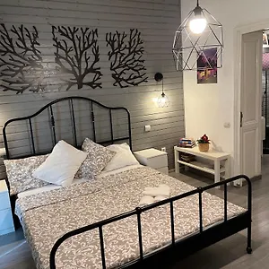 https://old-town-impressionist-apartment.bucharesthotelsnow.com