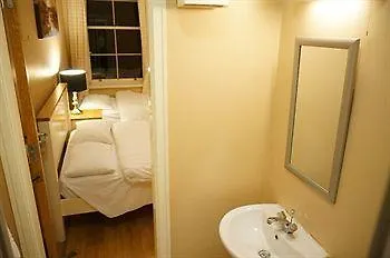 Parnell Apartments Dublin 0*,